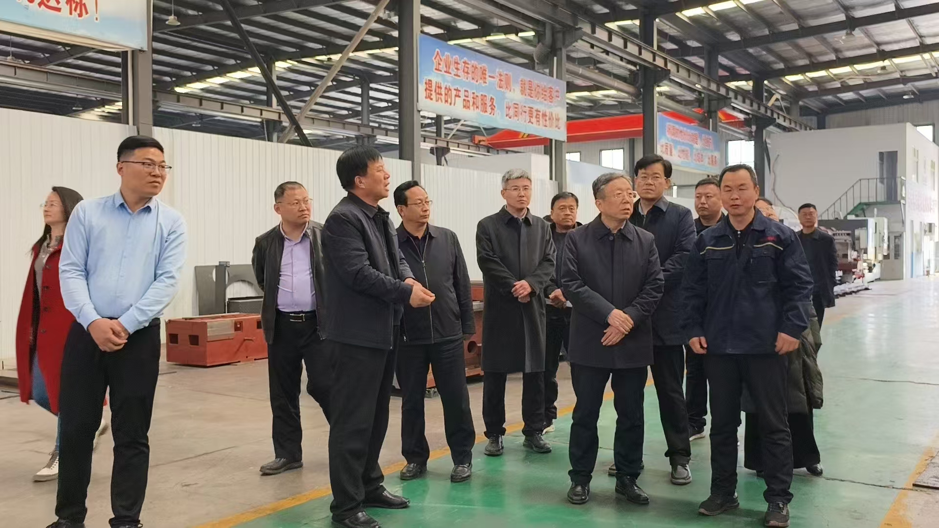 德州領(lǐng)導(dǎo)參觀工廠3.jpg